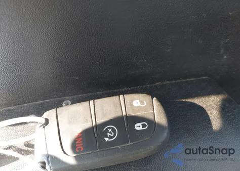 2017 Jeep Compass Latitude z USA, uszkodzony, nr VIN 3C4NJDBBXHT664832